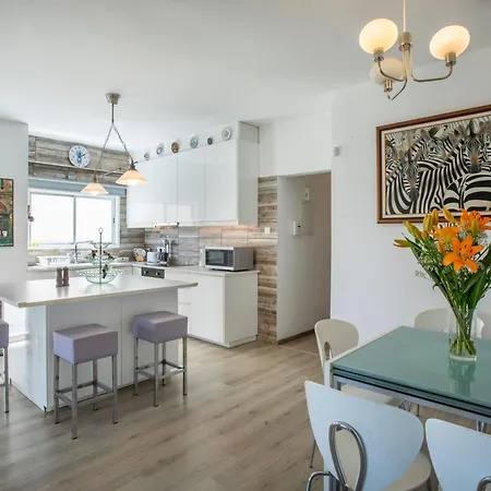 Appartement Neapolis Spacious Quiet Near