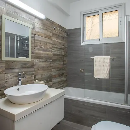 Neapolis Spacious Quiet Near * Limassol