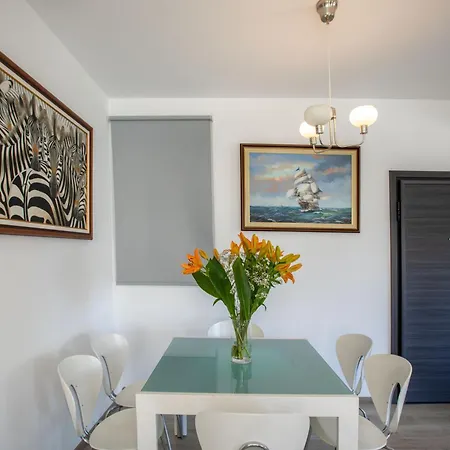 Appartement Neapolis Spacious Quiet Near
