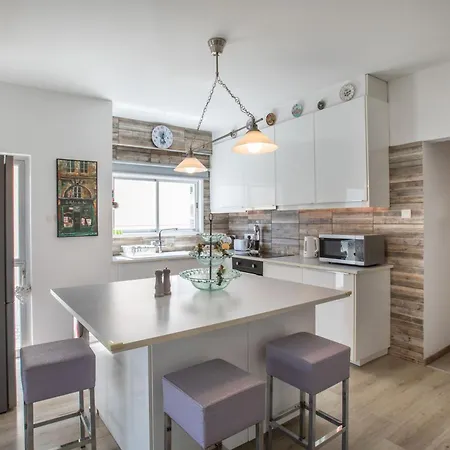 Neapolis Spacious Quiet Near * Limassol