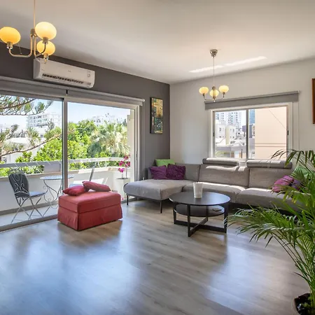 Neapolis Spacious Quiet Near Apartament