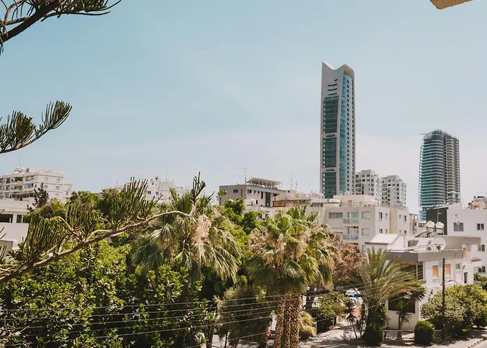 Neapolis Spacious Quiet Near リマソール