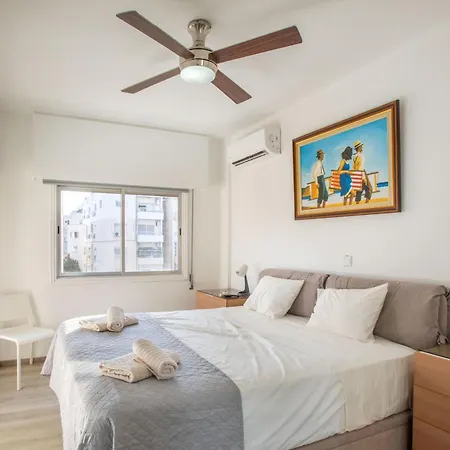 Apartment Neapolis Spacious Quiet Near Limassol