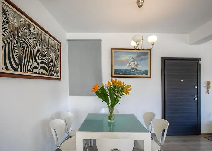 Apartmán Neapolis Spacious Quiet Near