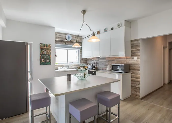 Neapolis Spacious Quiet Near * Lemesos